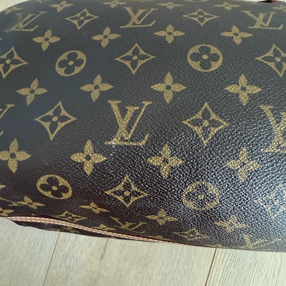 Louis Vuitton Speedy 30 Monogram - Picture 8 of 16